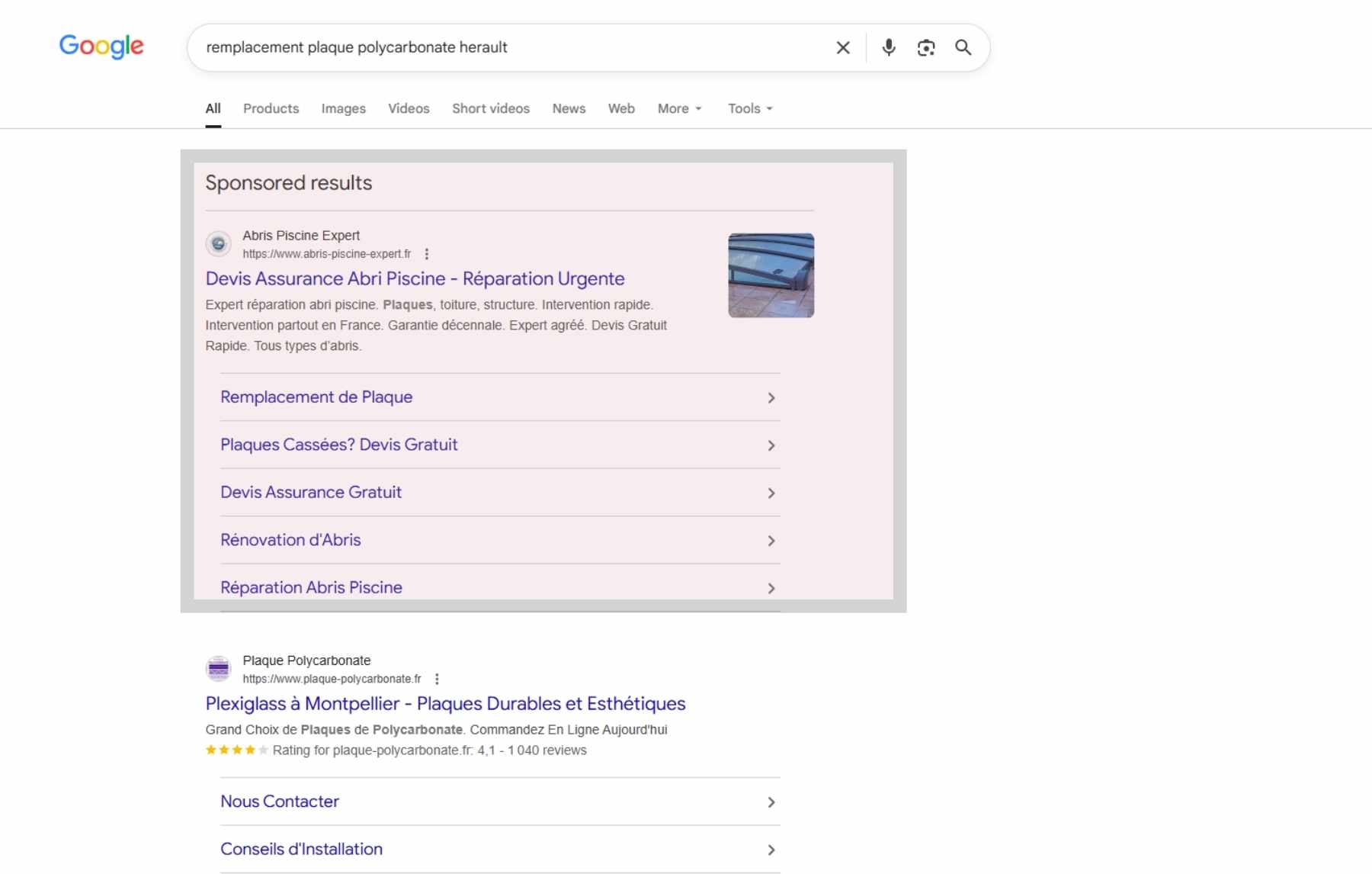 Résultats Google avec des annonces en haut de page.